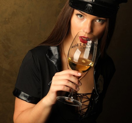 Vecmeitu ballīte "Intīmais fitness"