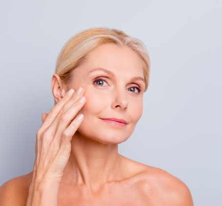 Ultraskaņas pīlings + skābju pīlings ar HOLY LAND COSMETICS kosmētiku