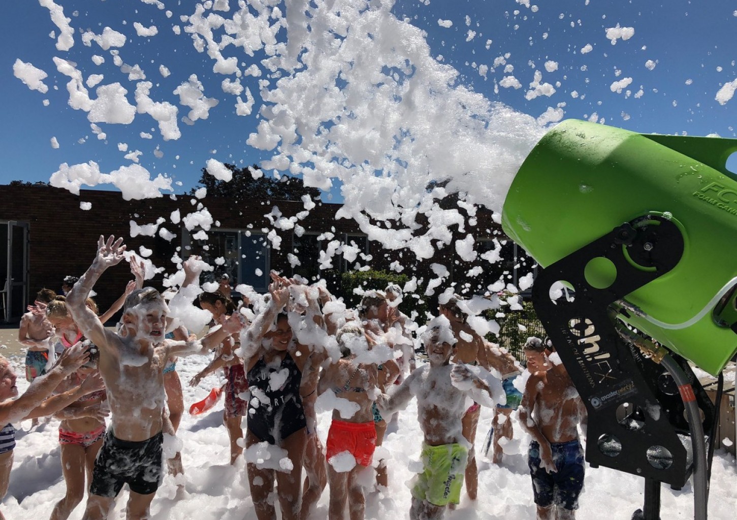 Приватная пенная вечеринка от Mystery Bubbles