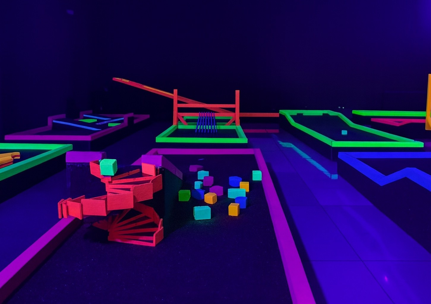 Mini Golfiņš – aktīva izklaide iekštelpās 1 personai