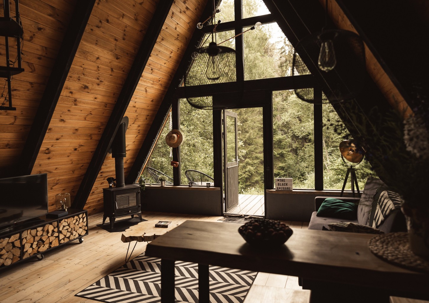 Burvīga atpūta A-frame mājā darba dienā (2 pers.)