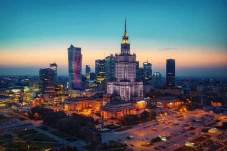 Apskati iespaidīgos debesskrāpjus Varšavā