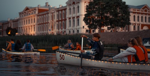 Прогулка на закате в Елгаве на подсвеченных лодках (3-4 перс.)