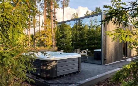 7Mirrors: nakts spoguļmājā ar SPA diviem – jebkurā dienā