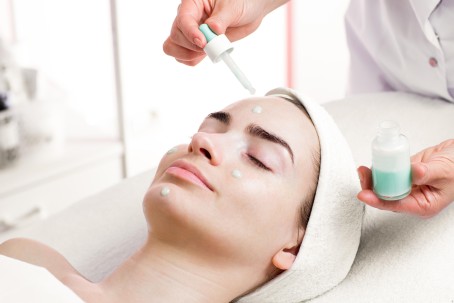 Sejas ādas tīrīšana ar ultraskaņu salonā "Activ&Spa"