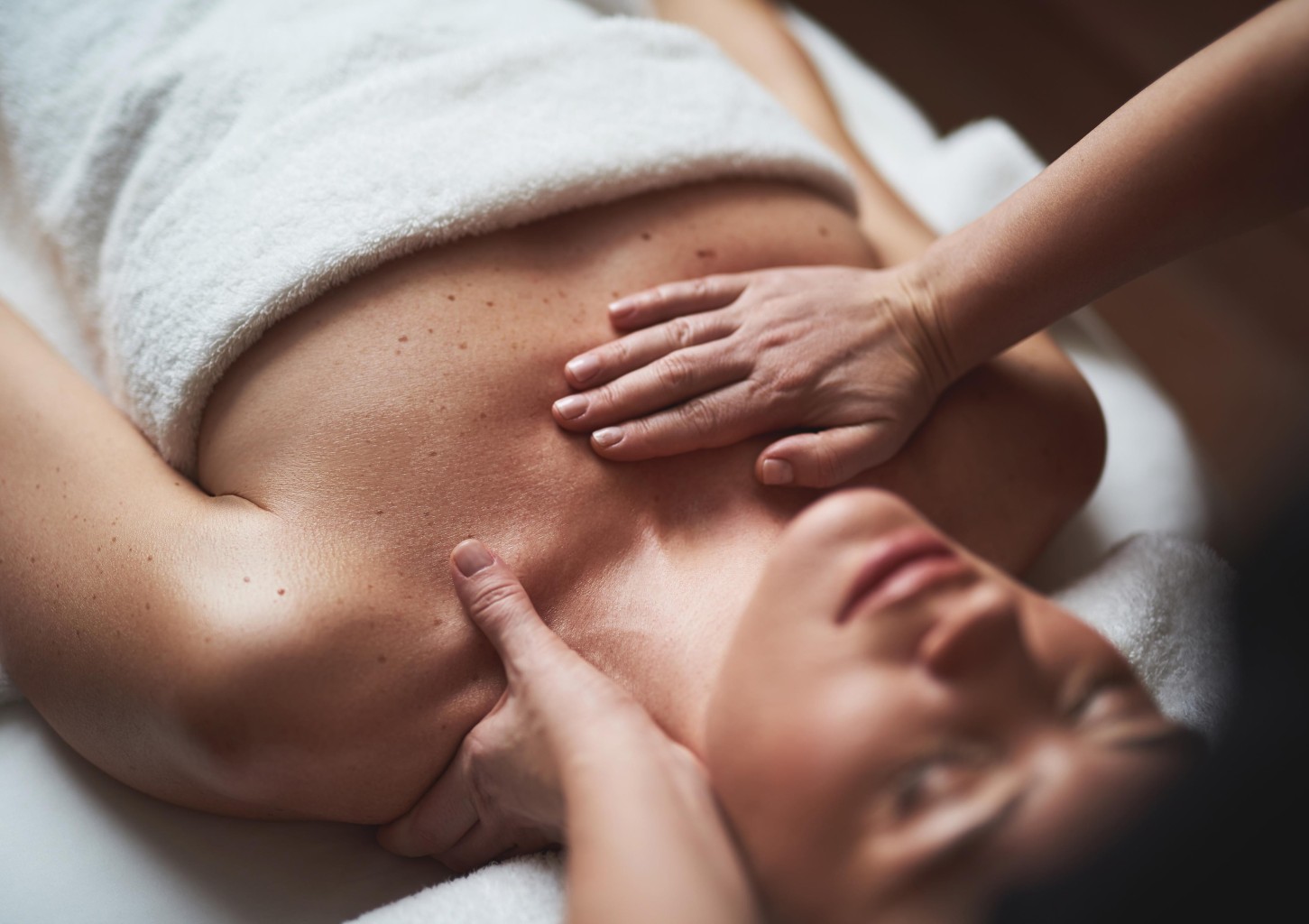 Kopjošā procedūra sejas ādai salonā "Activ&Spa"