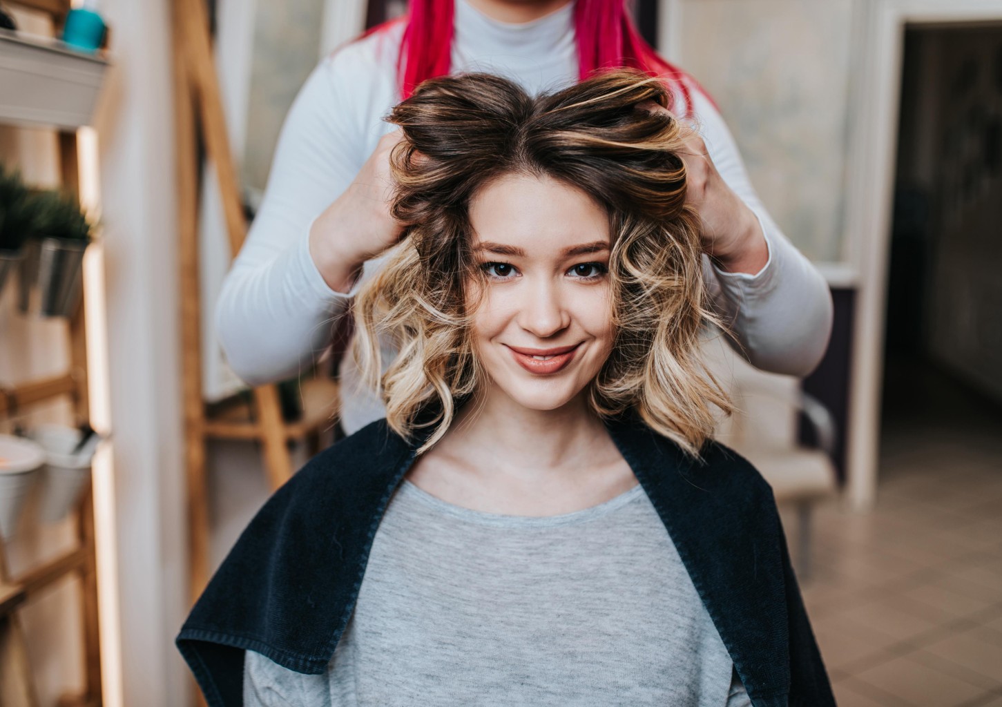 Мытье и укладка волос средней длины в салоне SIBI