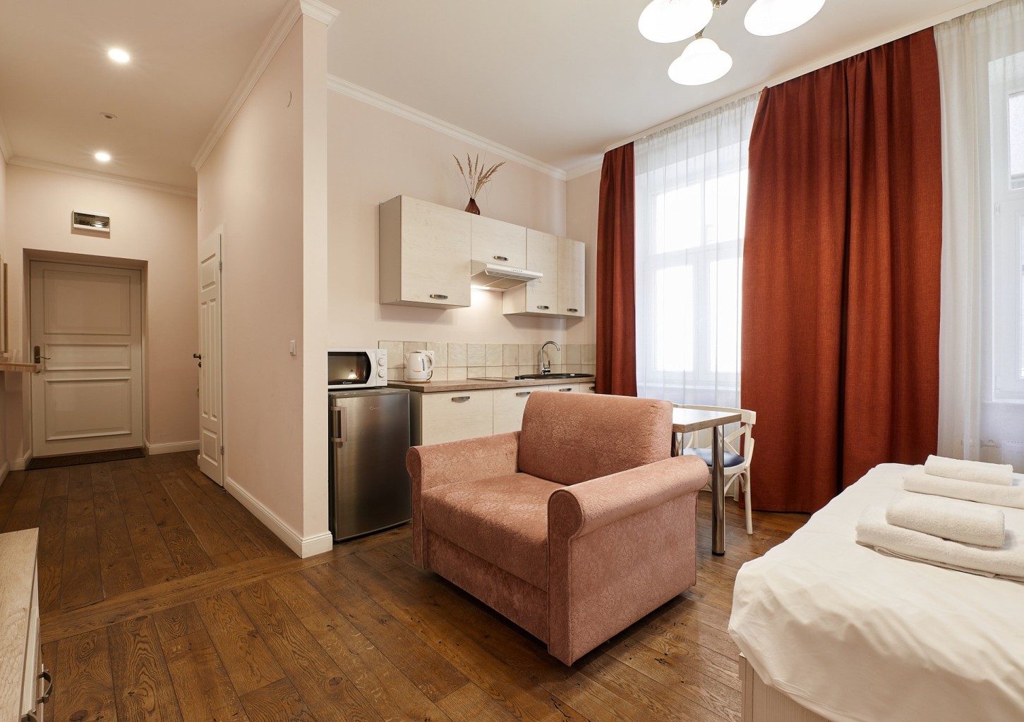 Nakts Stabu Sētā ar privātu SPA zonas apmeklējumu un brokastīm (2 pers., V-VII)