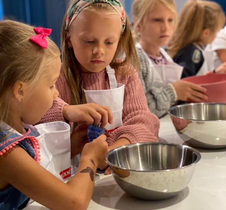 Meistarklase bērniem - dažādi deserti pēc izvēles