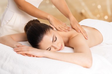 Antistresa masāža ar zemeņu aroma eļļām L SANTE salonā