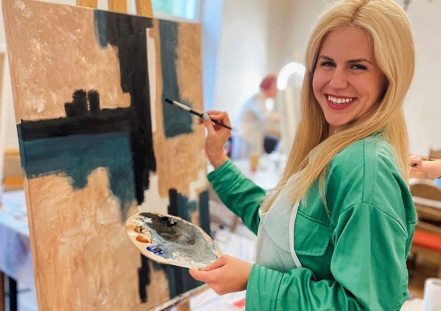 Интерьерная картина для одного – мастер-класс Art&Wine в Риге