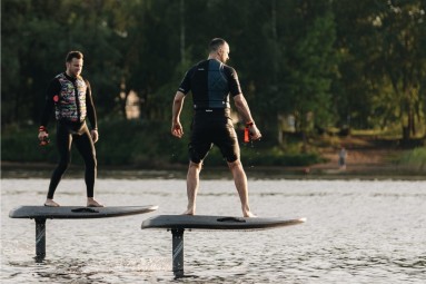 E-foil piedzīvojums Rīgas ūdeņos – 30 min. lidojums virs ūdens