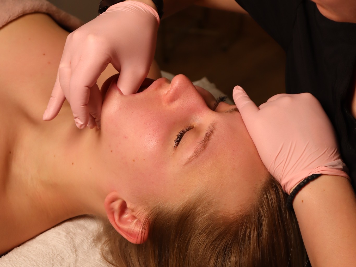 Буккальный массаж лица с лифтинг-эффектом – Impulse Riga