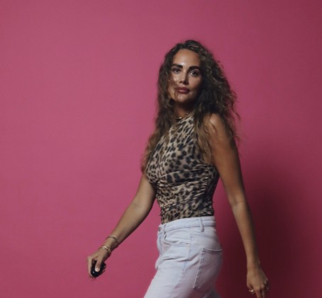 Fotosesija bez fotogrāfa "Selfie Lab" studijā (60 min.)