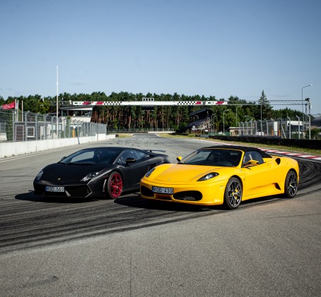 SuperDrive: сам за рулем Ferrari или Lamborghini (4 круга)