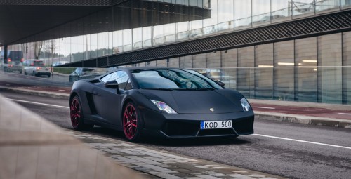 Brauciens ar Ferrari vai Lamborghini Biķernieku trasē (4 apļi)