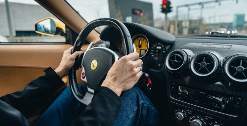 Brauciens ar Ferrari vai Lamborghini Biķernieku trasē (4 apļi)