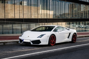 SuperDrive: сам за рулем Ferrari или Lamborghini (4 круга)