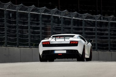 SuperDrive: сам за рулем Ferrari или Lamborghini (4 круга)