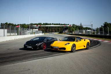 Pasažiera brauciens ar Ferrari vai Lamborghini Biķernieku trasē (2 apļi)