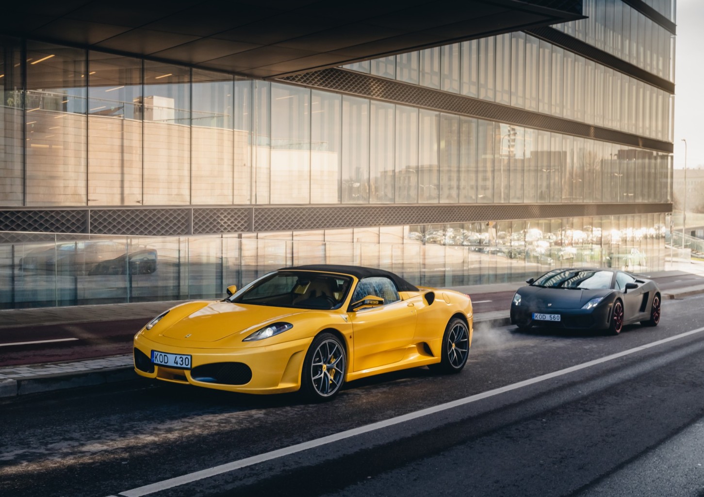 Brauciens ar Ferrari vai Lamborghini Biķernieku trasē (8 apļi)