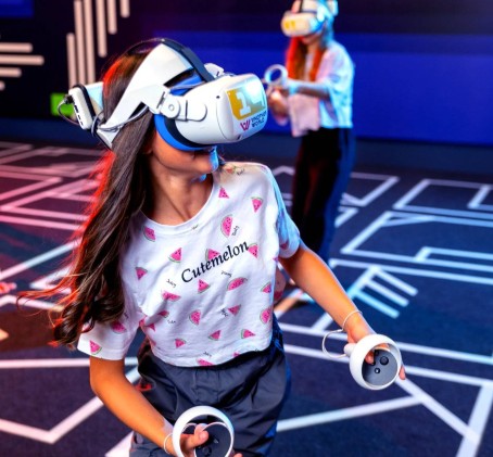 Virtuālā realitāte "Another World | VR Arēna Rīga" diviem (darba diena)