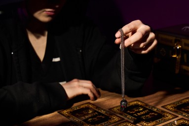 Ekstrasensa rezidence: mistisks kvests Rīgā – Doordom.lv