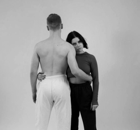 Фотосессия без фотографа в студии "Bright"