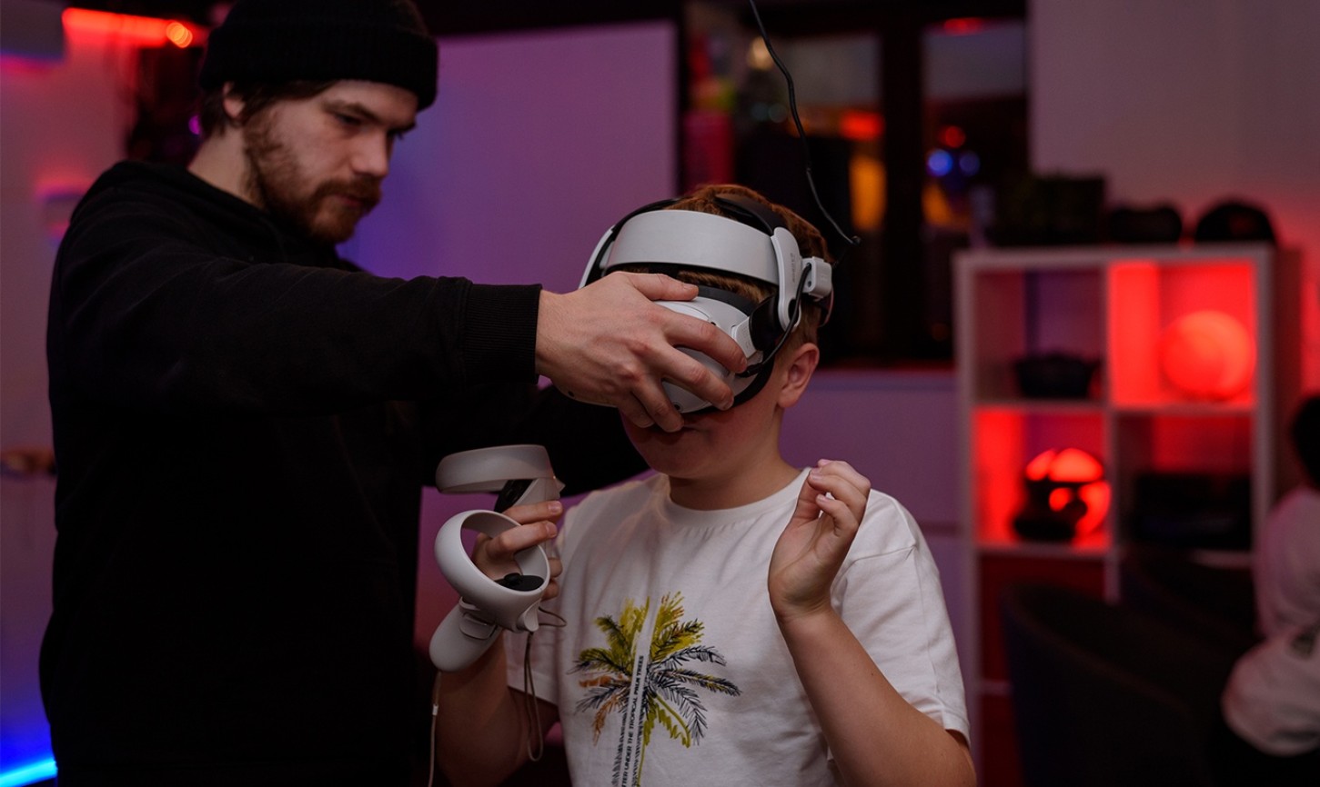 VR izklaides pie "VR Gaming" Rīgā diviem