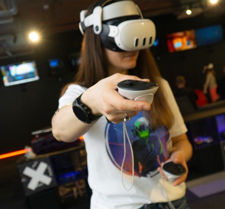 VR izklaides pie "VR Gaming" Jelgavā diviem