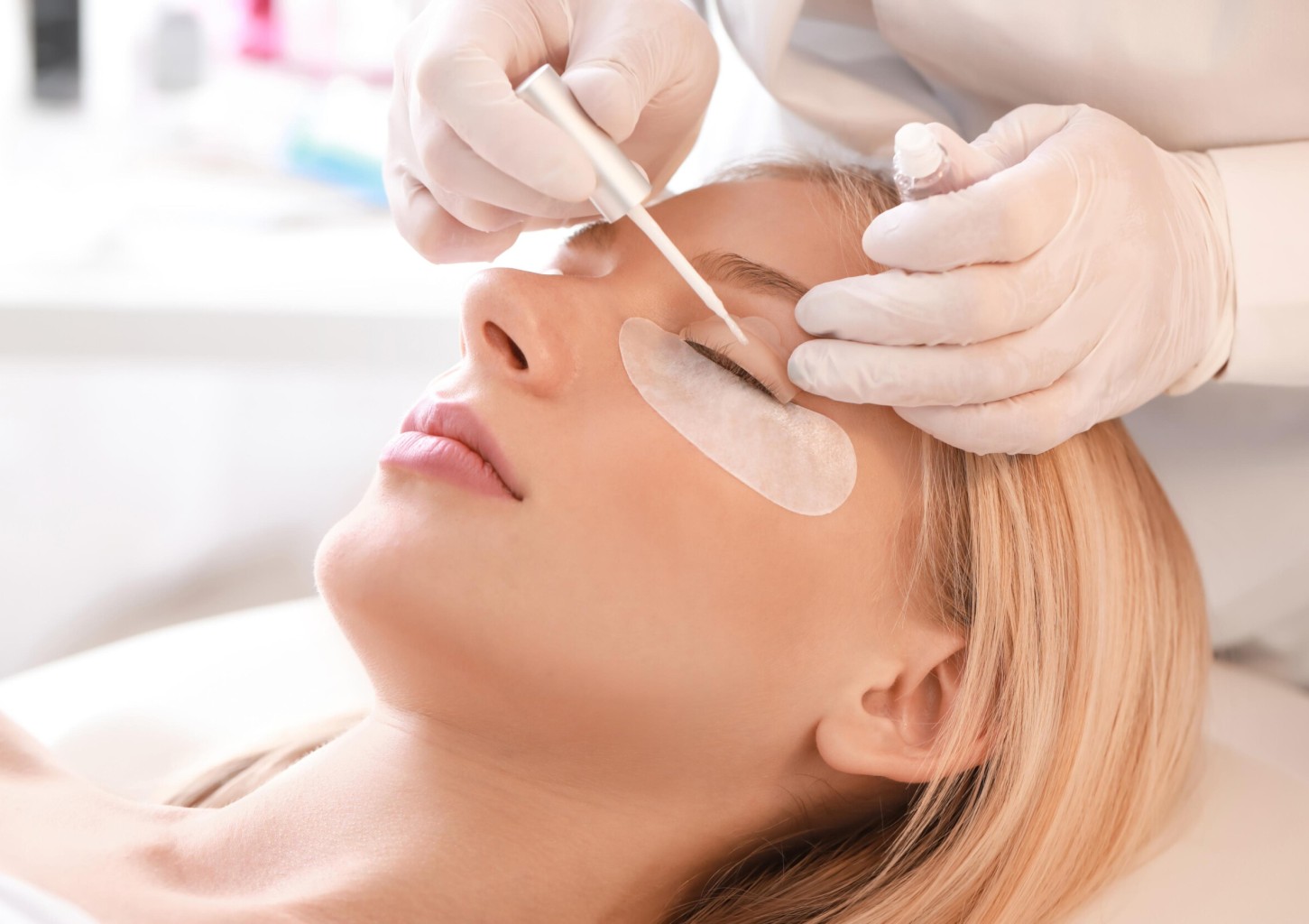 Uzacu un skropstu krāsošana "Body Lab" salonā