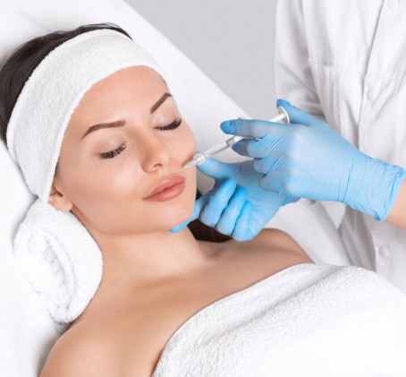 Процедура мезоинъекций Dermapen  + молочный пилинг для лица и шеи