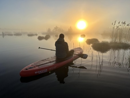 Прогулка на SUP борде или лодке на рассвете и завтрак (1 перс.)