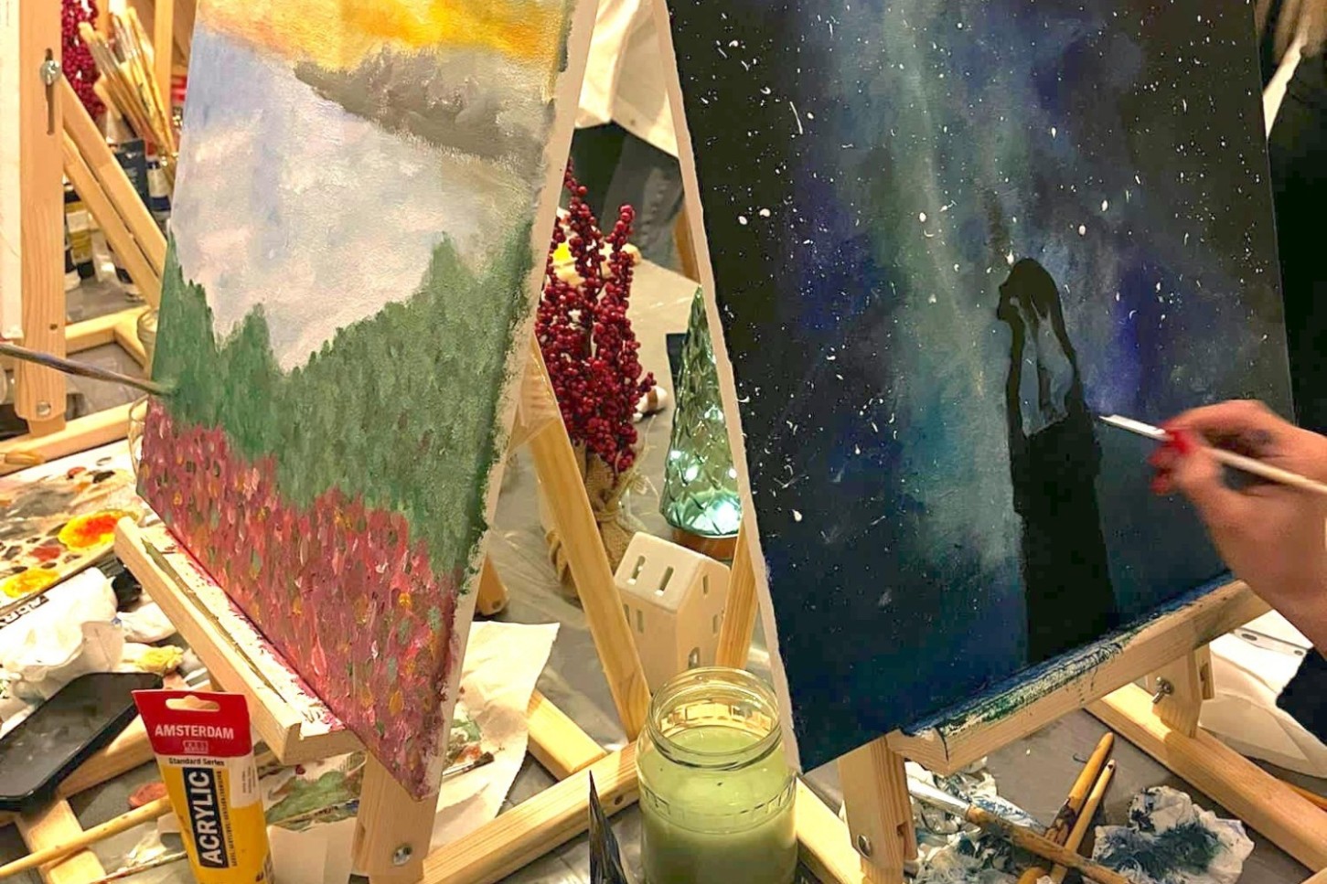 Mākslas meistarklase "Paint & Sip Wine" FELLINE studijā