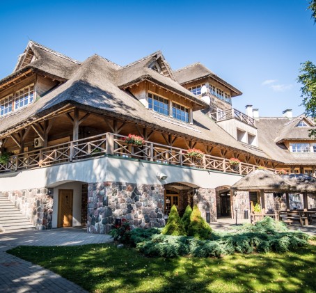 All Inclusive отдых в "Porto Resort" на берегу оз. Лиластес для двоих