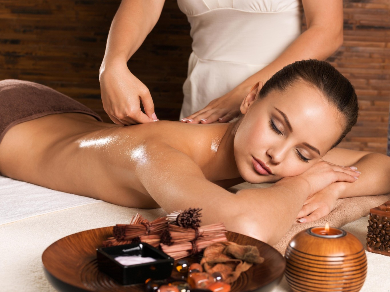 10 klasiskās muguras masāžas seansi studijā "Relax&SPA" Daugavpilī