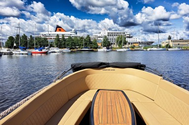 Pilsētas kanāla izbrauciens ar Kapteiņa Laivu 