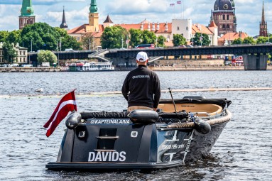 Pilsētas kanāla romantika un sagaidīšanas dzēriens pēc izvēles (1 pers.)