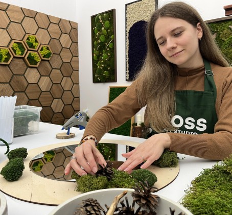 Мастер-класс по декорированию зеркала мхом от «Moss Art Studio» (d-50см)