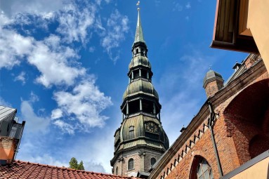 Массаж лица и тела с теплым косметическим йогуртом