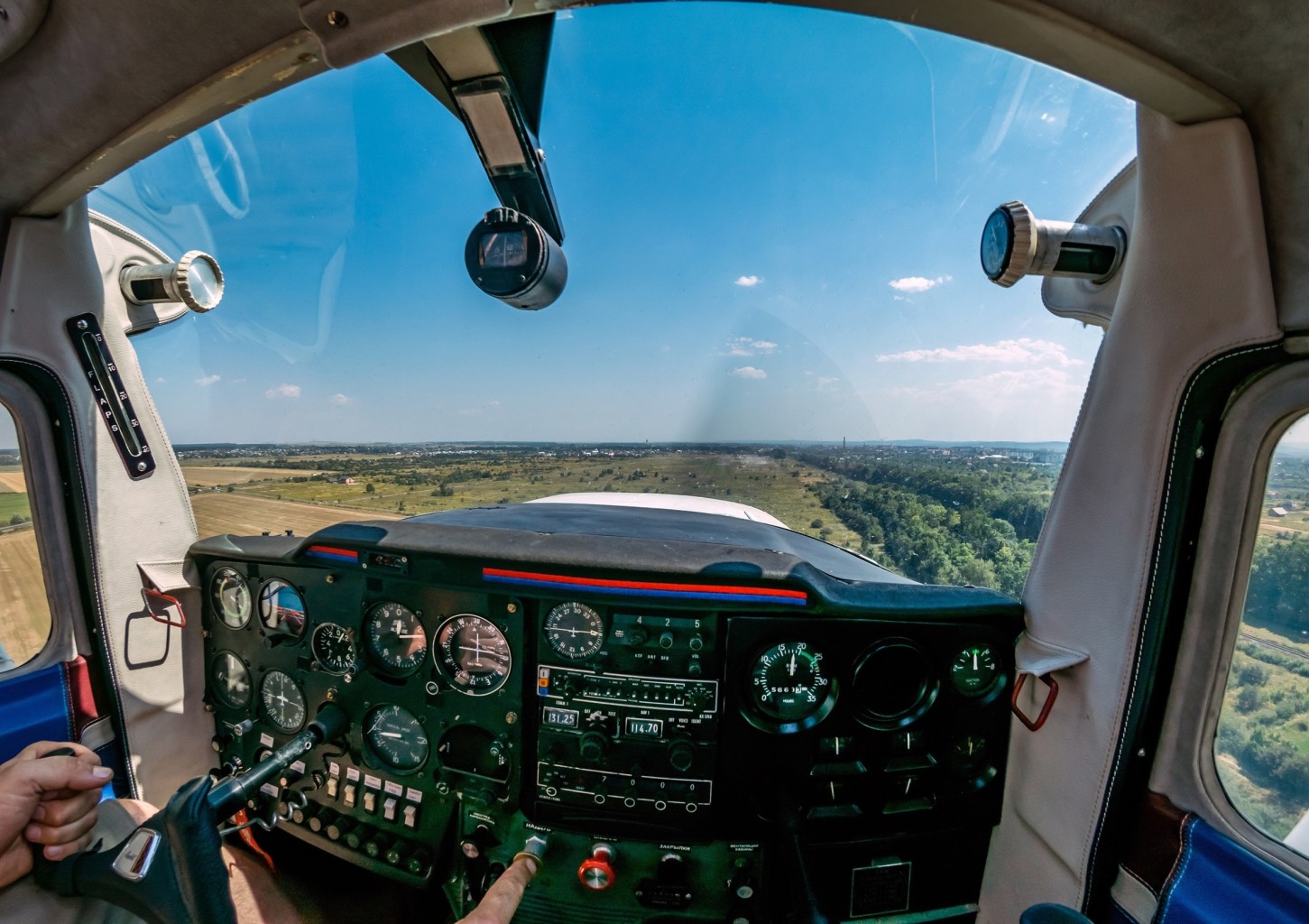 Полет на самолете А-22 над Ригой (30 мин.)