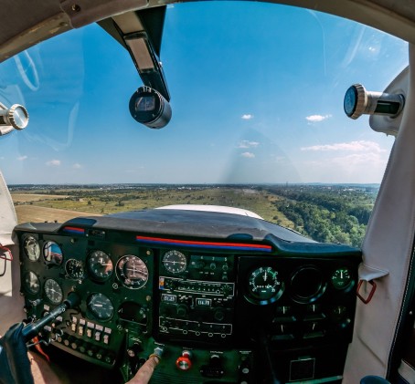 Lidojums ar lidmašīnu A-22 virs Rīgas (30 min.)
