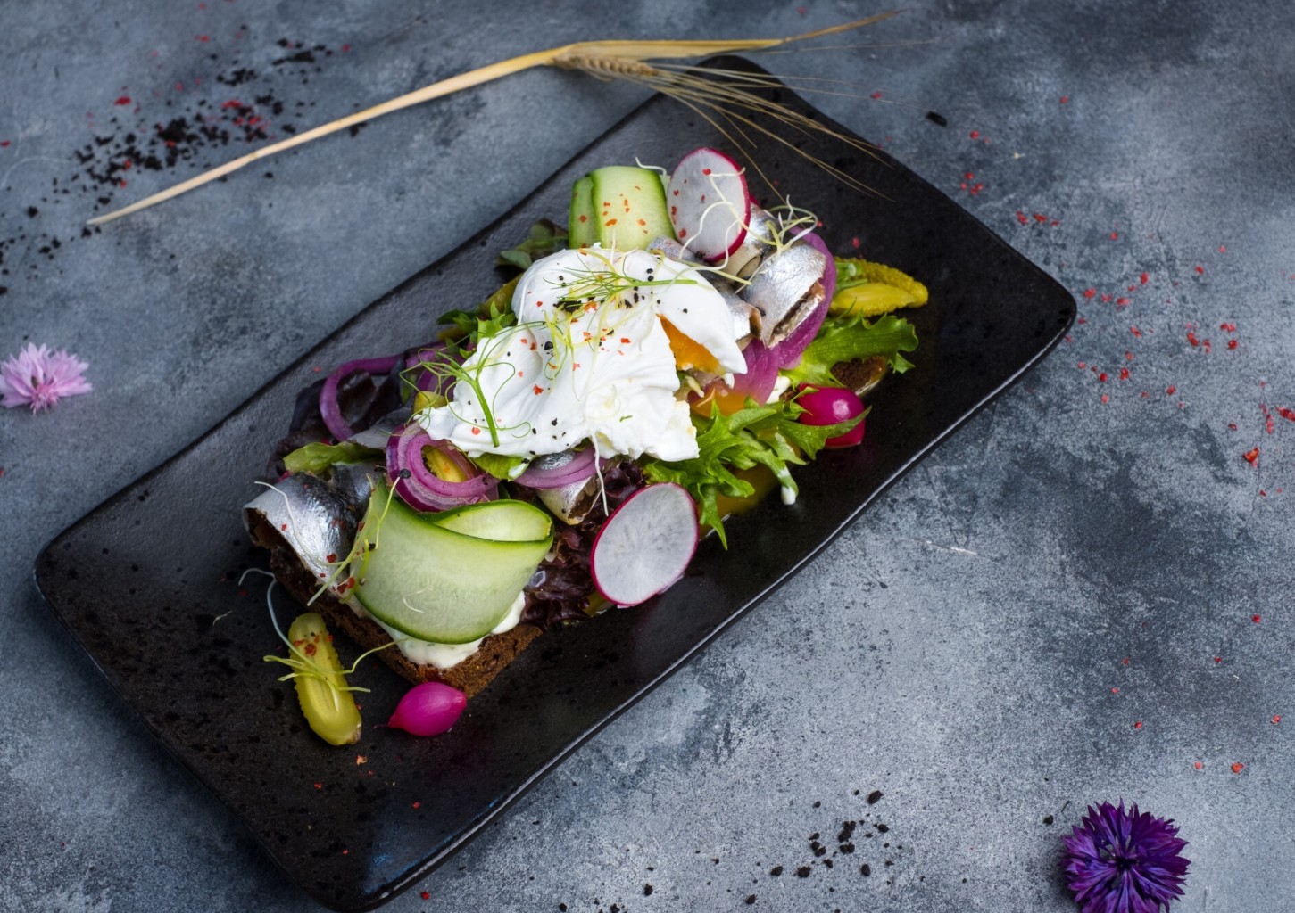 Dāvanu karte mūsdienu igauņu virtuves restorānā "Kaerajaan"