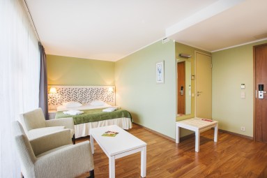 VASARAS 1 nakts SPA atpūta ★★★★ viesnīcā 3 pers. ĢIMENEI