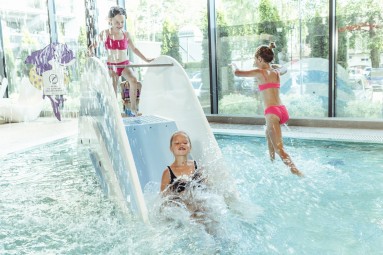 VASARAS 1 nakts SPA atpūta ★★★★ viesnīcā 3 pers. ĢIMENEI