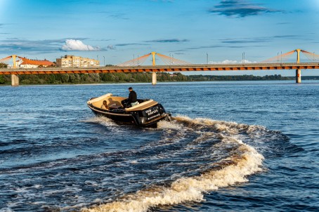 Ģimenisks brauciens ar Kapteiņa Laivu "Dāvids" (7 pers.)