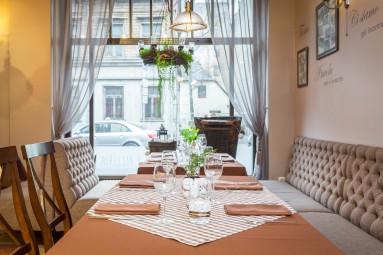 Picas un dzērieni diviem itāļu restorānā Da Roberta Rīgā