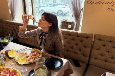 Picas un dzērieni diviem itāļu restorānā Da Roberta Rīgā