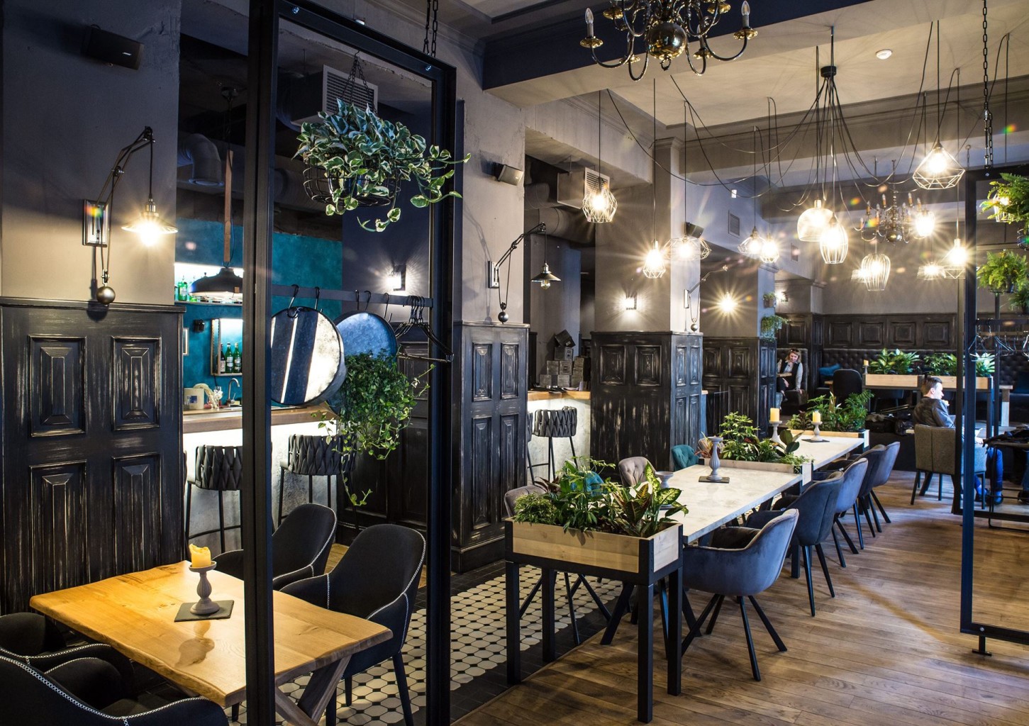 Vakariņas sveču gaismā Table 7 gastrobārā Vecrīgā