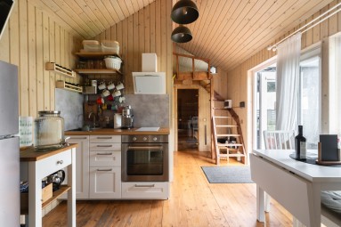 Dienas atpūta Pierīgā: malkas pirtiņa un kubls kompānijai